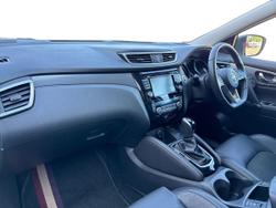 NISSAN Qashqai Photo 2