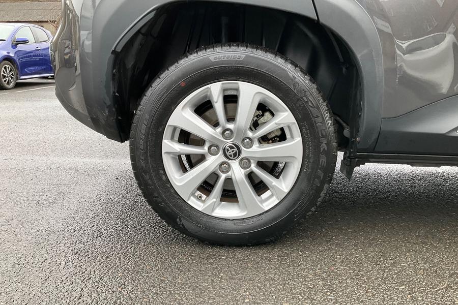 Toyota YARIS CROSS Photo autoimg-e7b0e598e4c31d2017b9425f71f51db614b1fbff.jpg