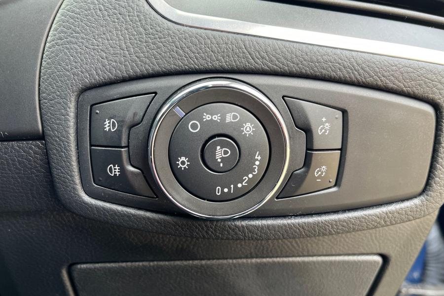 Ford S-Max Photo autoimg-e7b1d9839a5a0028b6af7c3aae355169a130fa22.jpg