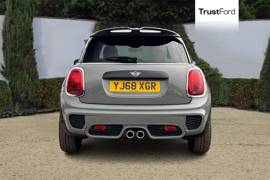 MINI Hatch Photo autoimg-e7b231e7bbfab88b1898581709a3907879e267b1.jpg