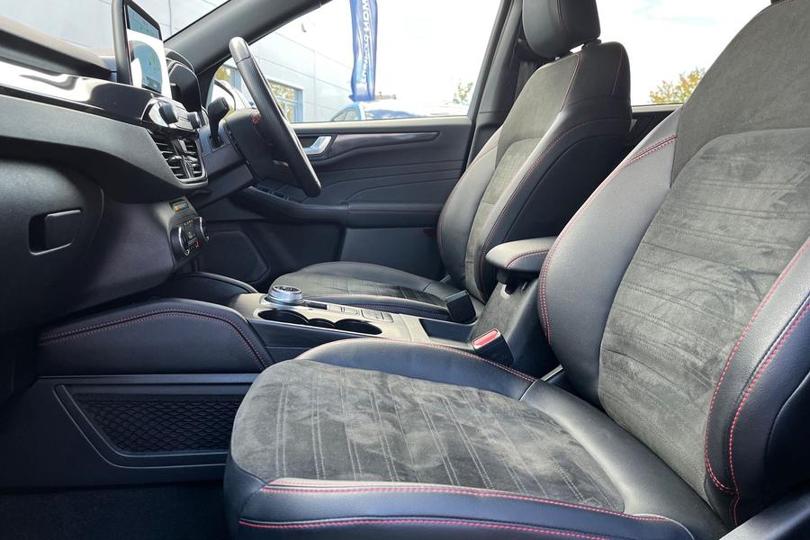 Ford KUGA Photo autoimg-e7b4cd16c2a483ef4e4344b285c8783d3f0e0a7f.jpg