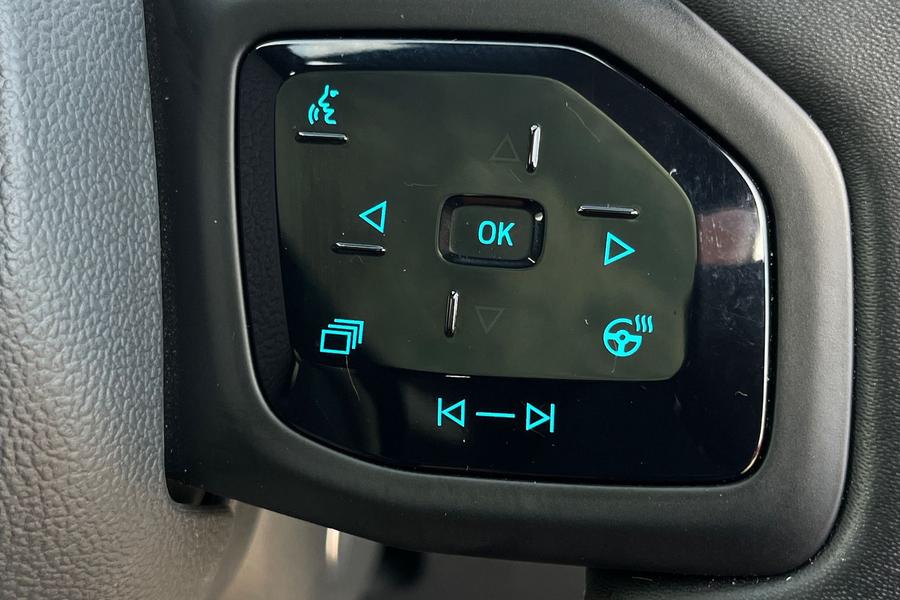 Ford EXPLORER Photo autoimg-e7b6b4e6bf63ada80b8da7d8d4c5c99e2b59c07c.jpg