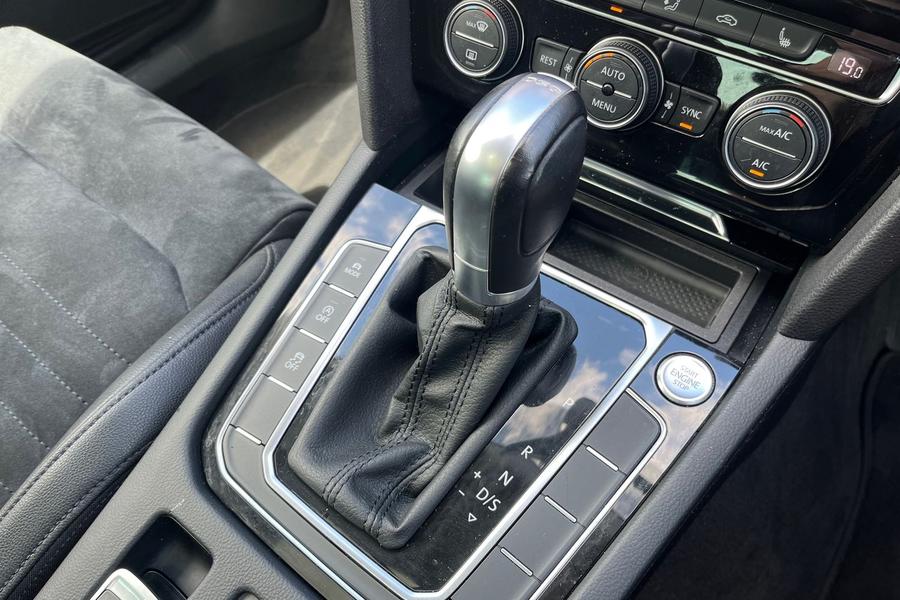Volkswagen PASSAT Photo autoimg-e7b78789280229cf9dc27ae692ccb0108bef0b1d.jpg