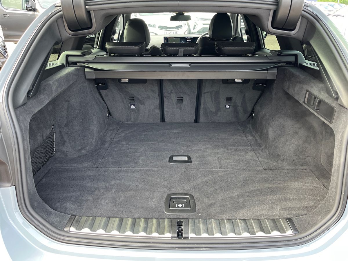 BMW 3 Series Photo 24