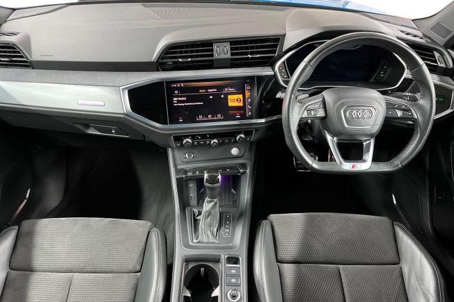 AUDI Q3 Photo 10