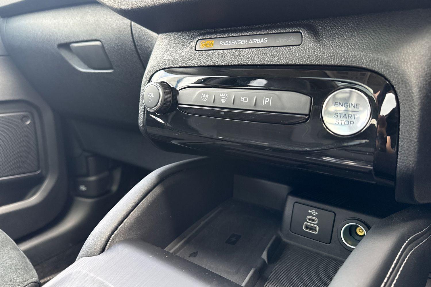 Ford KUGA Photo 29