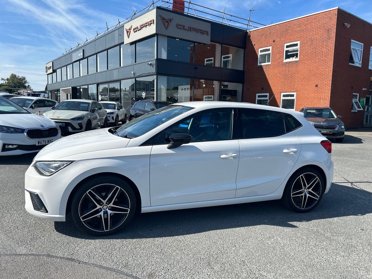 SEAT Ibiza Photo 38
