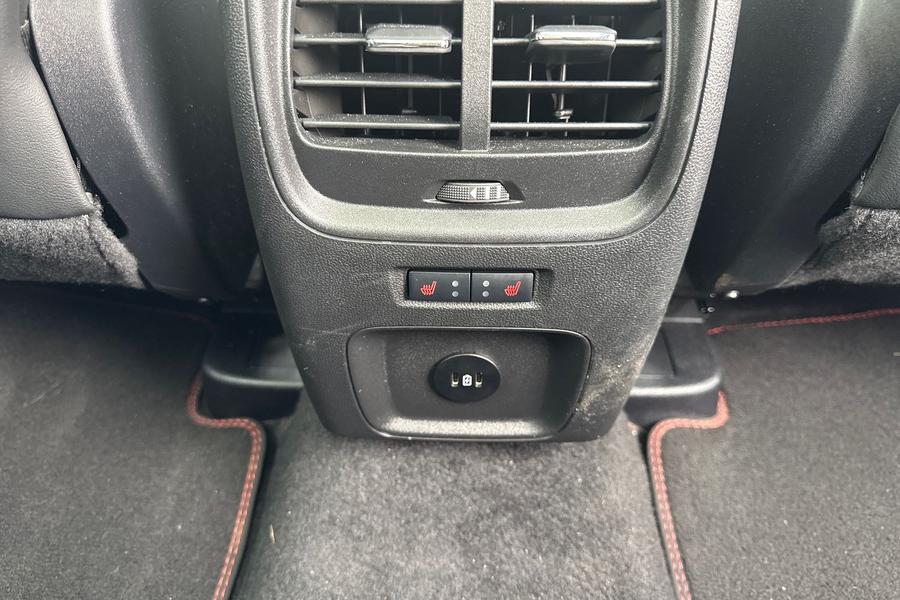 Ford KUGA Photo autoimg-e7cb1e2df02c58439710429a072409575b050687.jpg