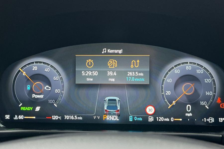 Ford KUGA Photo autoimg-e7cb6450050a58d61ee9a6644d1a3ddebee53d44.jpg