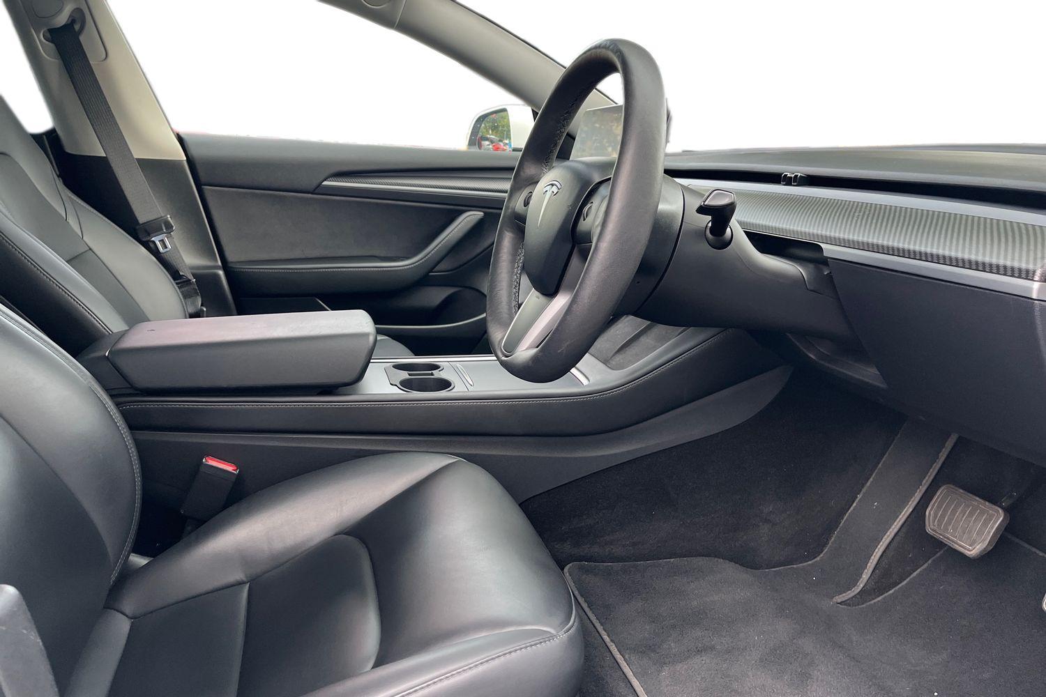 TESLA MODEL 3 Photo 8