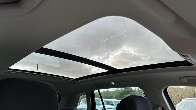 Used Volkswagen Tiguan VK72DTX 17