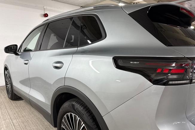 VOLKSWAGEN Tiguan Photo 36