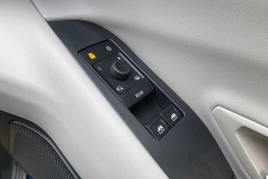 Ford EXPLORER Photo autoimg-e7cfc1f386fa1b920f610497023769d5c5a50e98.jpg