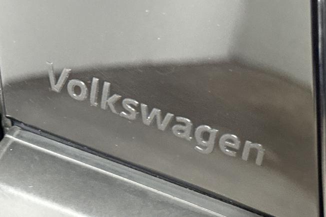 VOLKSWAGEN T-Roc Photo 31