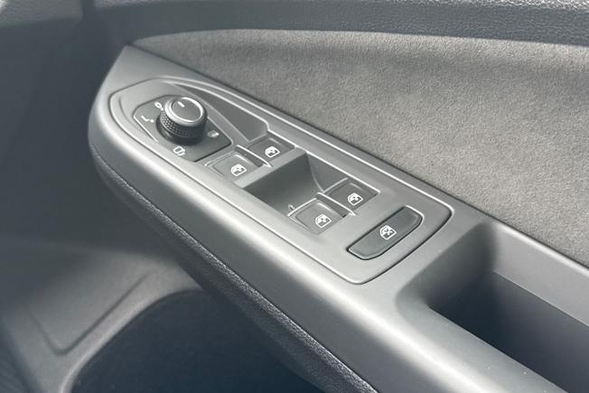 VOLKSWAGEN Golf Photo 48