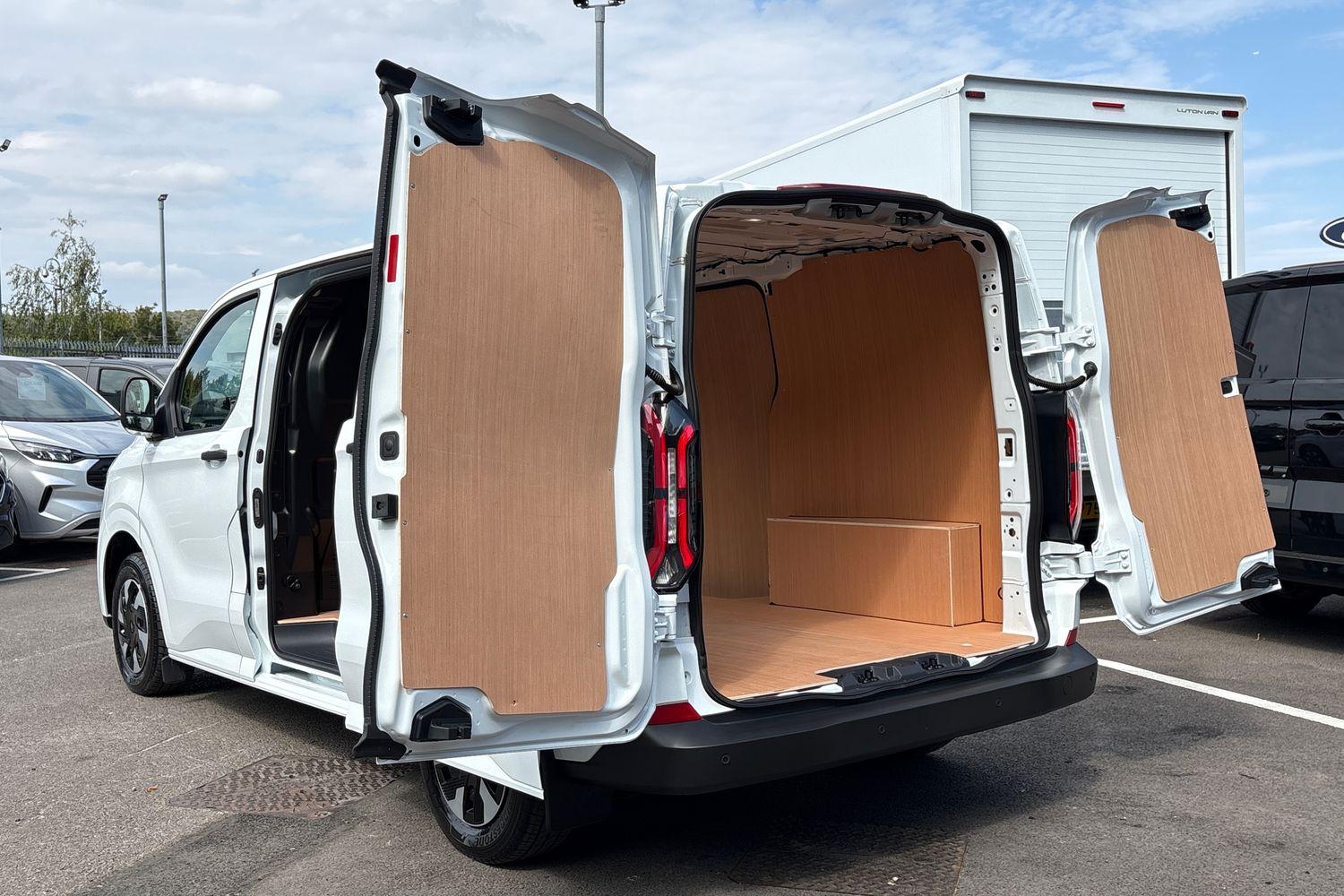 Ford E-TRANSIT CUSTOM Photo 6