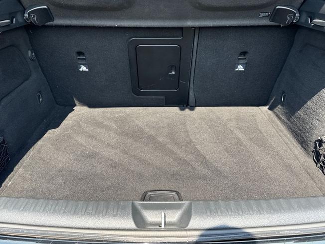 MERCEDES-BENZ GLA Photo 12