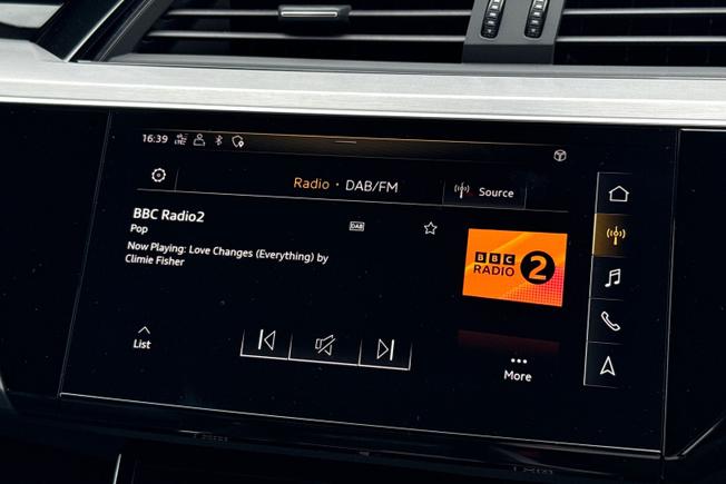 Audi e-tron Photo 13