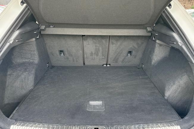 AUDI Q3 Photo 12