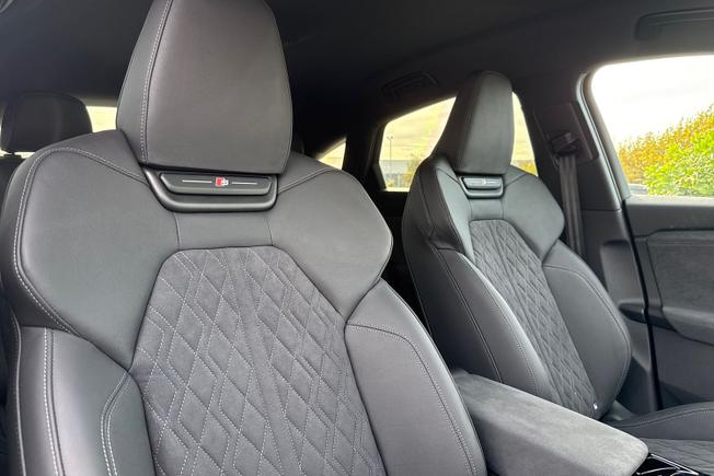 AUDI Q6 E-Tron Photo 35