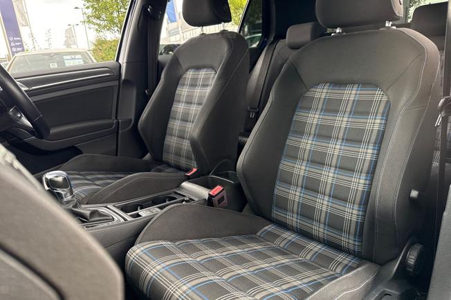 Volkswagen Golf Photo 21