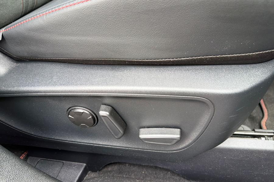 Ford KUGA Photo autoimg-e7e6aff960cc1a7244134db5a88fe5d1d183ddb3.jpg