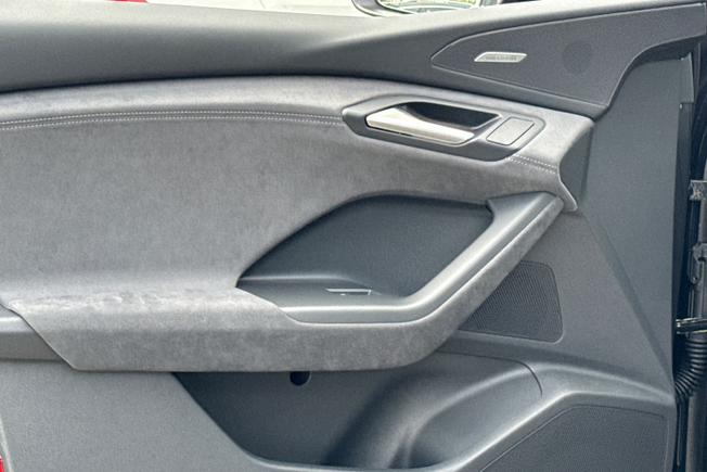 AUDI  Q6 Photo 44