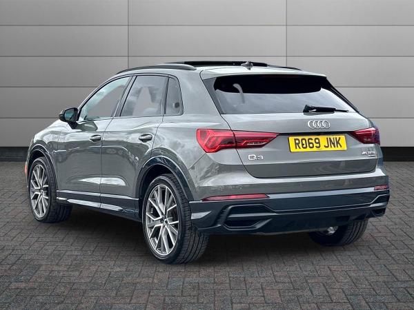 Audi Q3 Photo autoimg-e7e9e8fa48774067bf47f4eabf7515ea9240e0ea.jpg