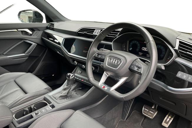 AUDI Q3 Photo 7