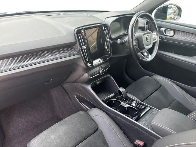 VOLVO Xc40 Photo 2