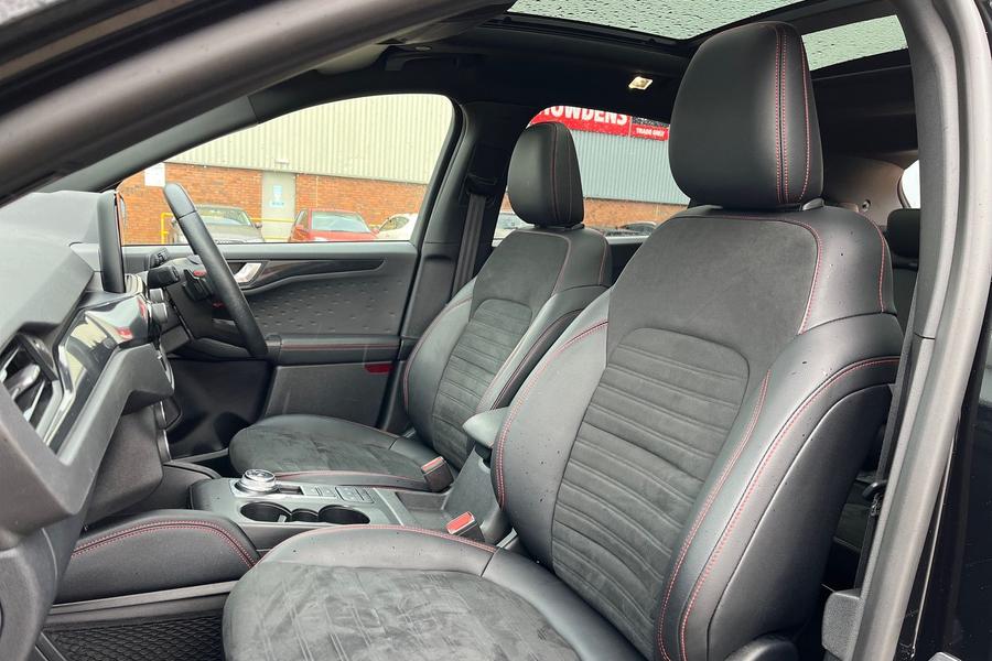 Ford Kuga Photo autoimg-e7f0fab0e0bfa56223ea890f268d4044aaf502bd.jpg