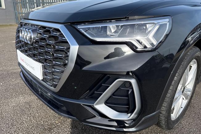 AUDI Q3 Photo 25
