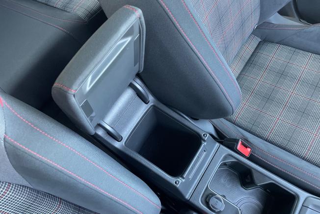 VOLKSWAGEN Golf Photo 38