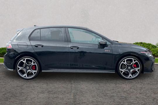 Volkswagen Golf Photo autoimg-e7fba8fe0d2146a9a9e0652dc028953e8f440ab4.jpg