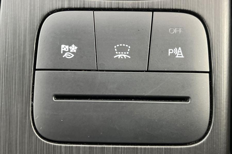 Ford KUGA Photo autoimg-e80b4af9620bec5fea14d428c1268d13a59e375e.jpg