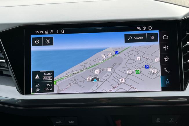 AUDI Q4 e-tron Photo 14