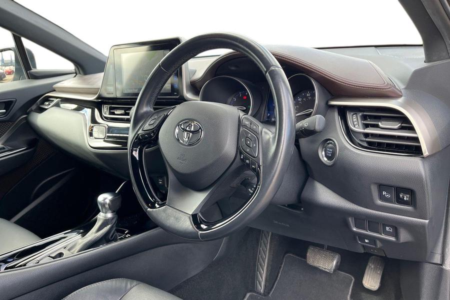 Toyota C-HR Photo autoimg-e813af98400521072a4335b844eacc7bf040f30c.jpg