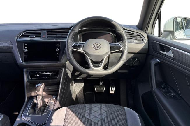VOLKSWAGEN Tiguan Photo 11