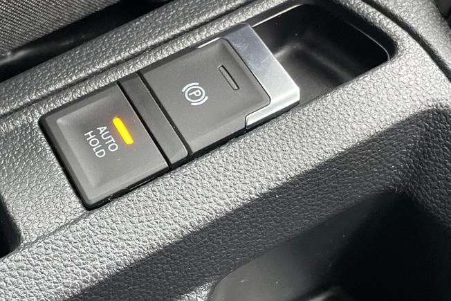 VOLKSWAGEN T-Roc Photo 39
