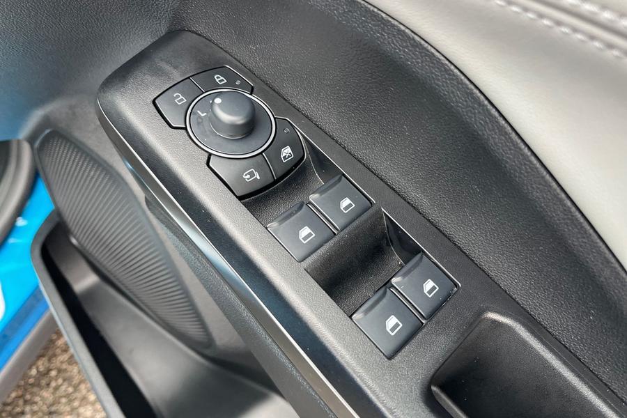 Ford Puma Gen-E Photo autoimg-e81a26a793fd615d17d62d9b67da264721332cb9.jpg