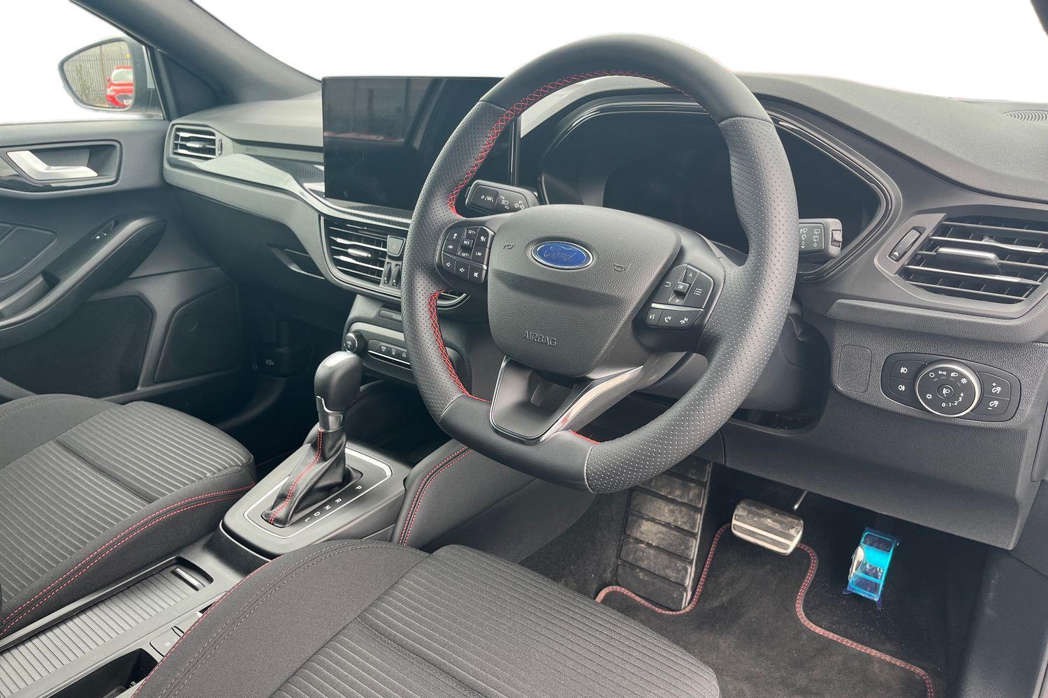 Ford FOCUS Photo 8