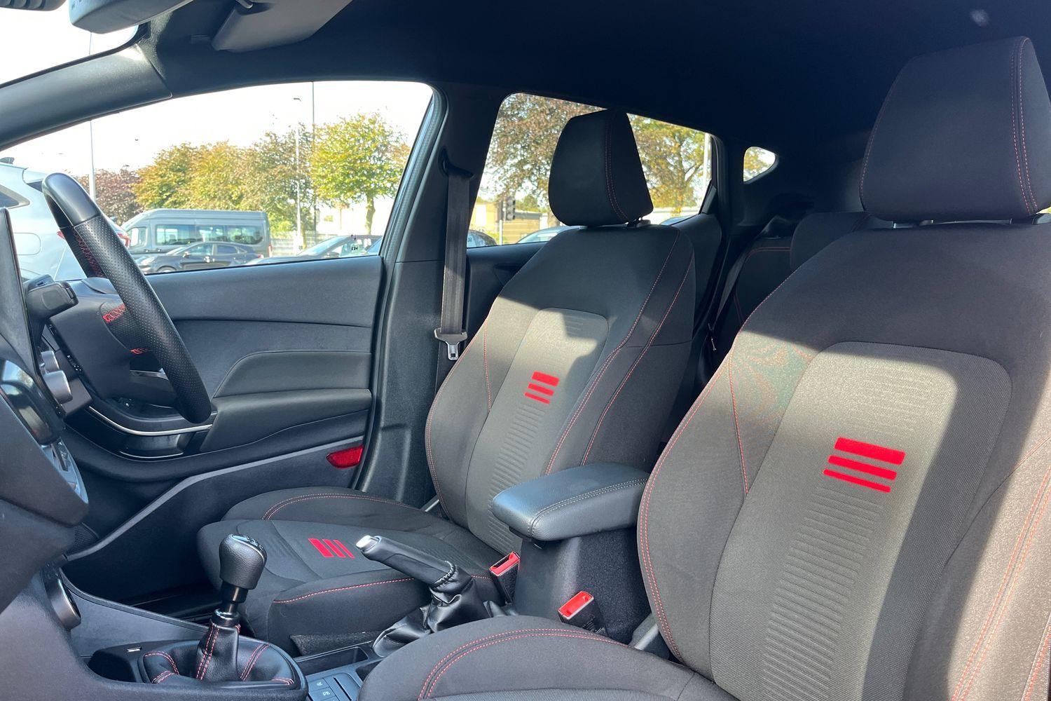 Ford Fiesta Photo 18