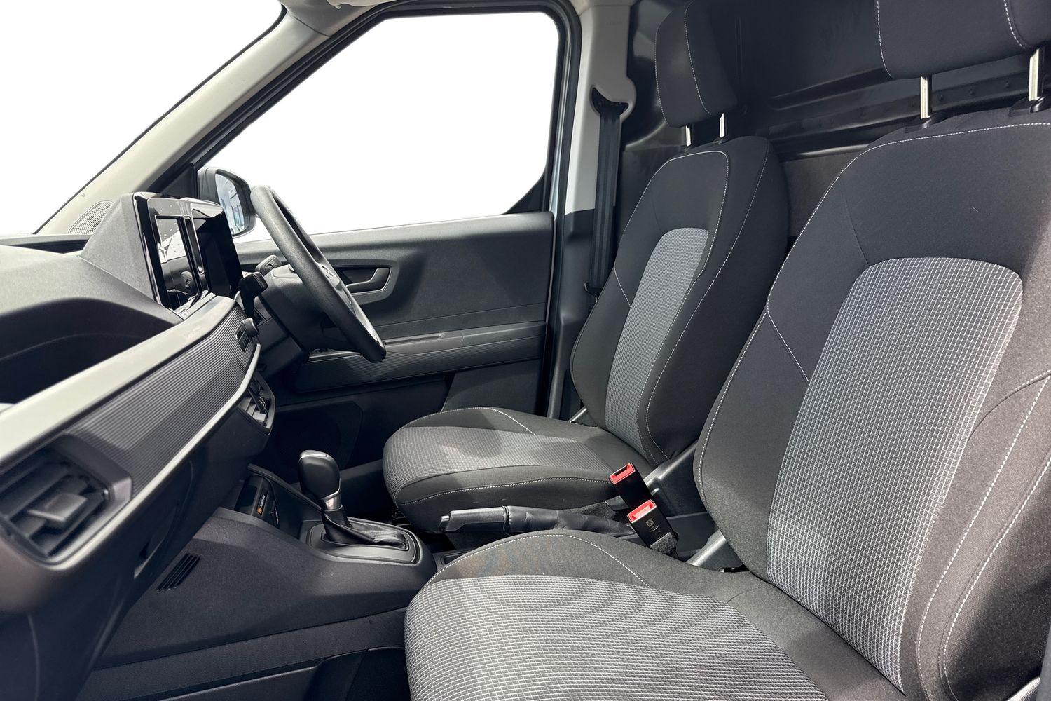 Ford TRANSIT COURIER Photo 9