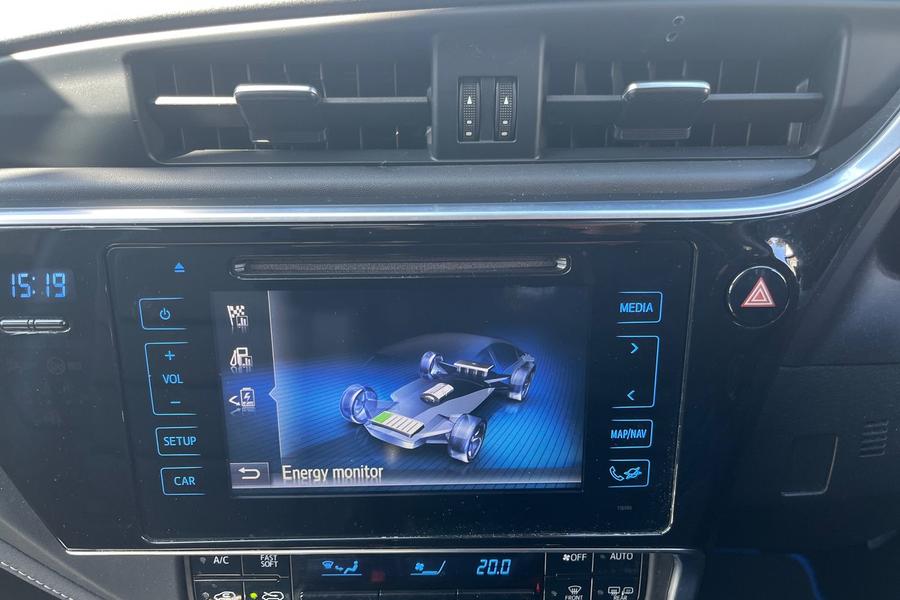 Toyota AURIS Photo autoimg-e827fa9a9473715bea3a89ff3565a82ed8dfa9fe.jpg