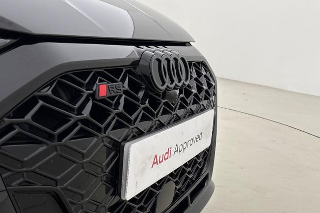 AUDI RS3 Photo 32