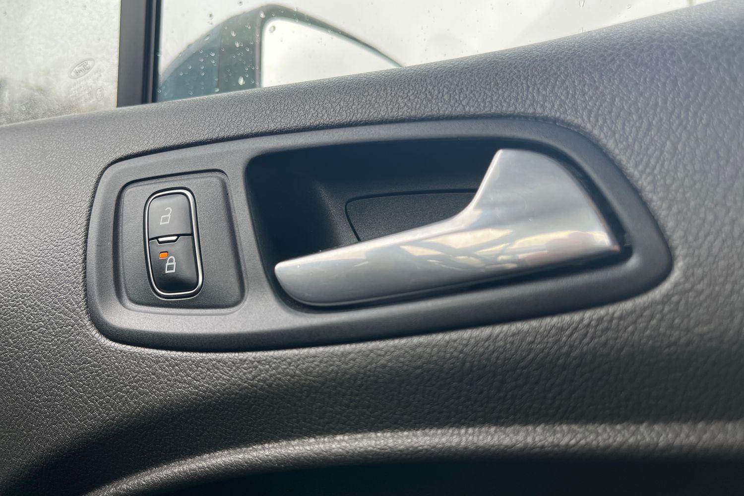 Ford TOURNEO CONNECT Photo 22