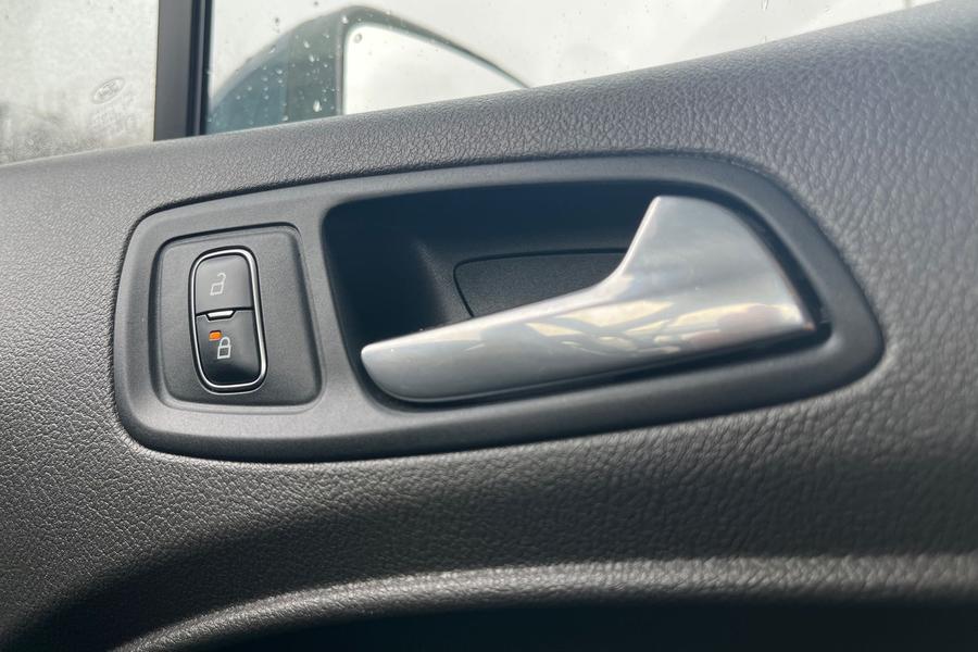 Ford TOURNEO CONNECT Photo autoimg-e82890158e781561d1ab6dc00b70f6b8393296a3.jpg