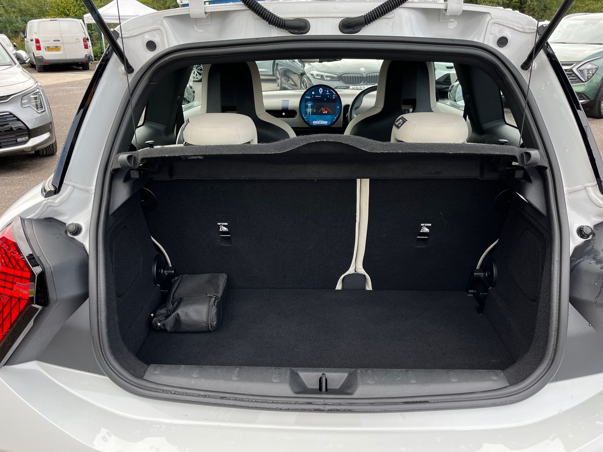 MINI Cooper Photo 21