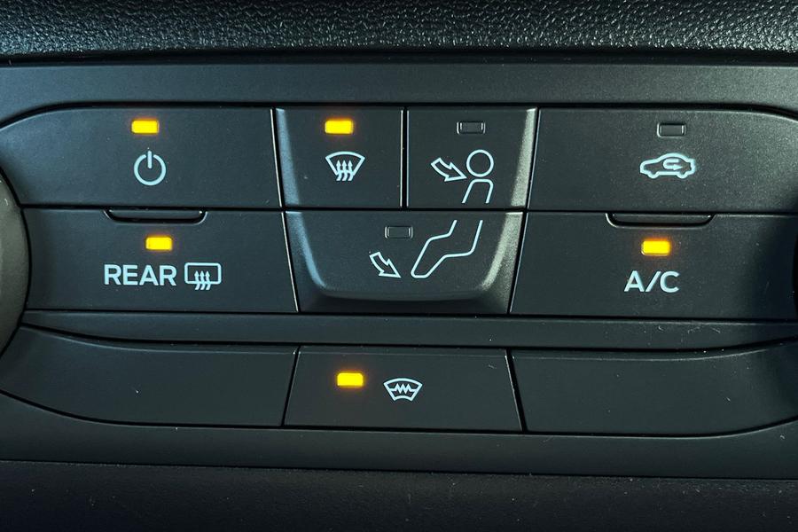 Ford FIESTA Photo autoimg-e828d440bf18a6b6de84755fa61a0edb174c1971.jpg