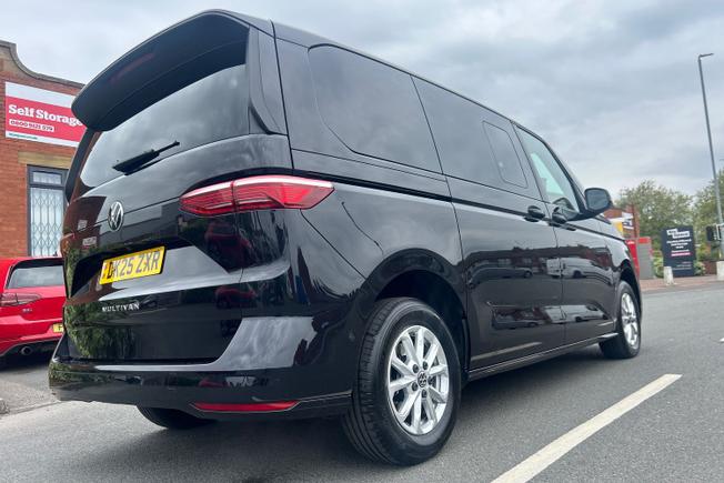 VOLKSWAGEN Multivan Photo 26